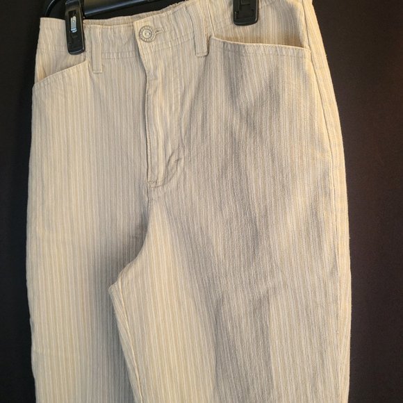GLORIA VANDERBILT Women Size 4 Tan & White Pinstripe Capris Pants, GUC - Picture 5 of 14